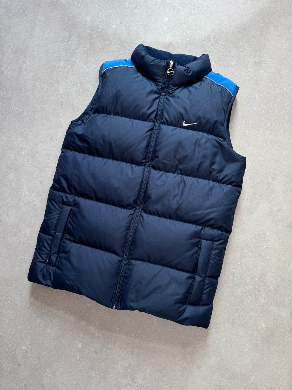 Nike West (L)
