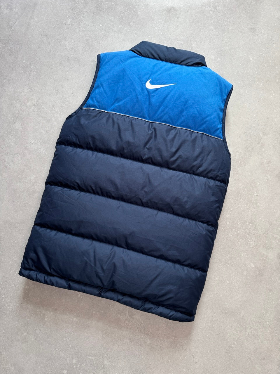 Nike West (L)