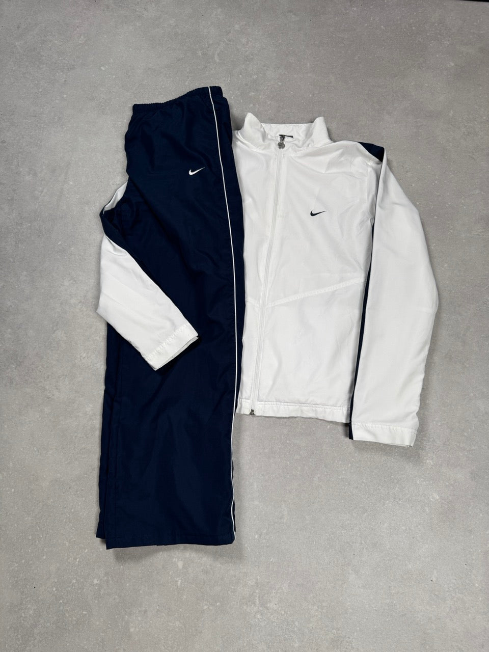 Nike Baggy Tracksuit (XL)